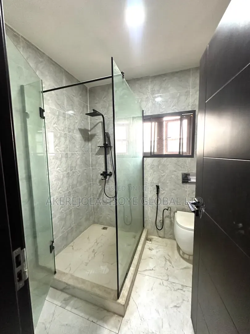 5bdrm Duplex in Guzape Abuja for sale in Guzape District