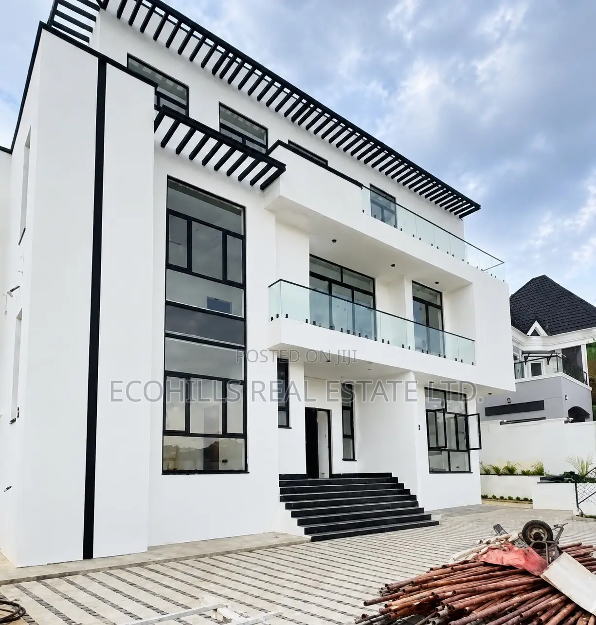 7bdrm Duplex in Guzape for sale in Guzape District