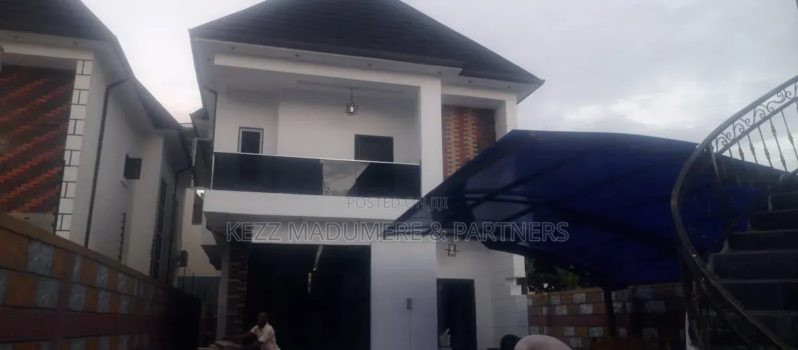 4bdrm Duplex in New Layout,Sars Road for sale in New Layout
