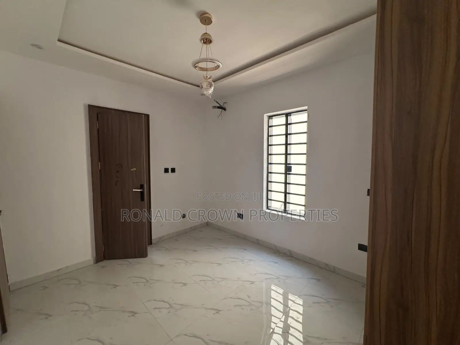 5bdrm Duplex in Omole Phase 2 for sale in Omole Phase 2