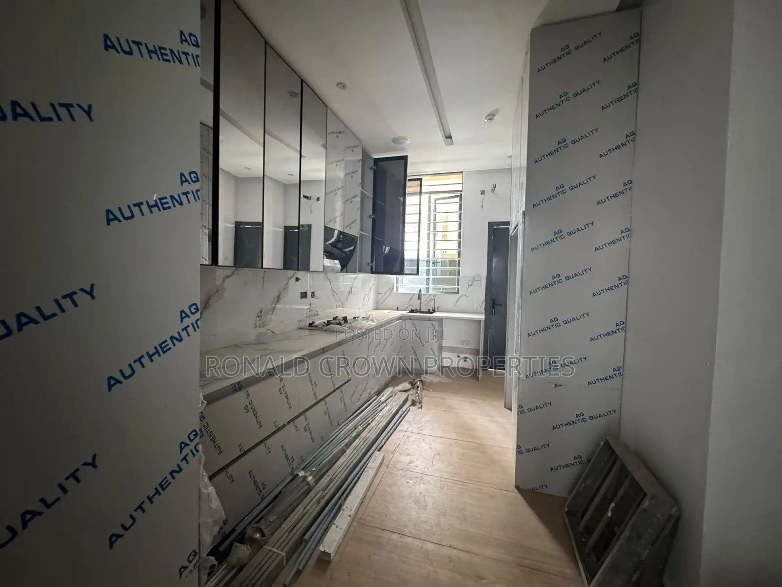 4bdrm Duplex in Omole Phase 2 for sale in Omole Phase 2