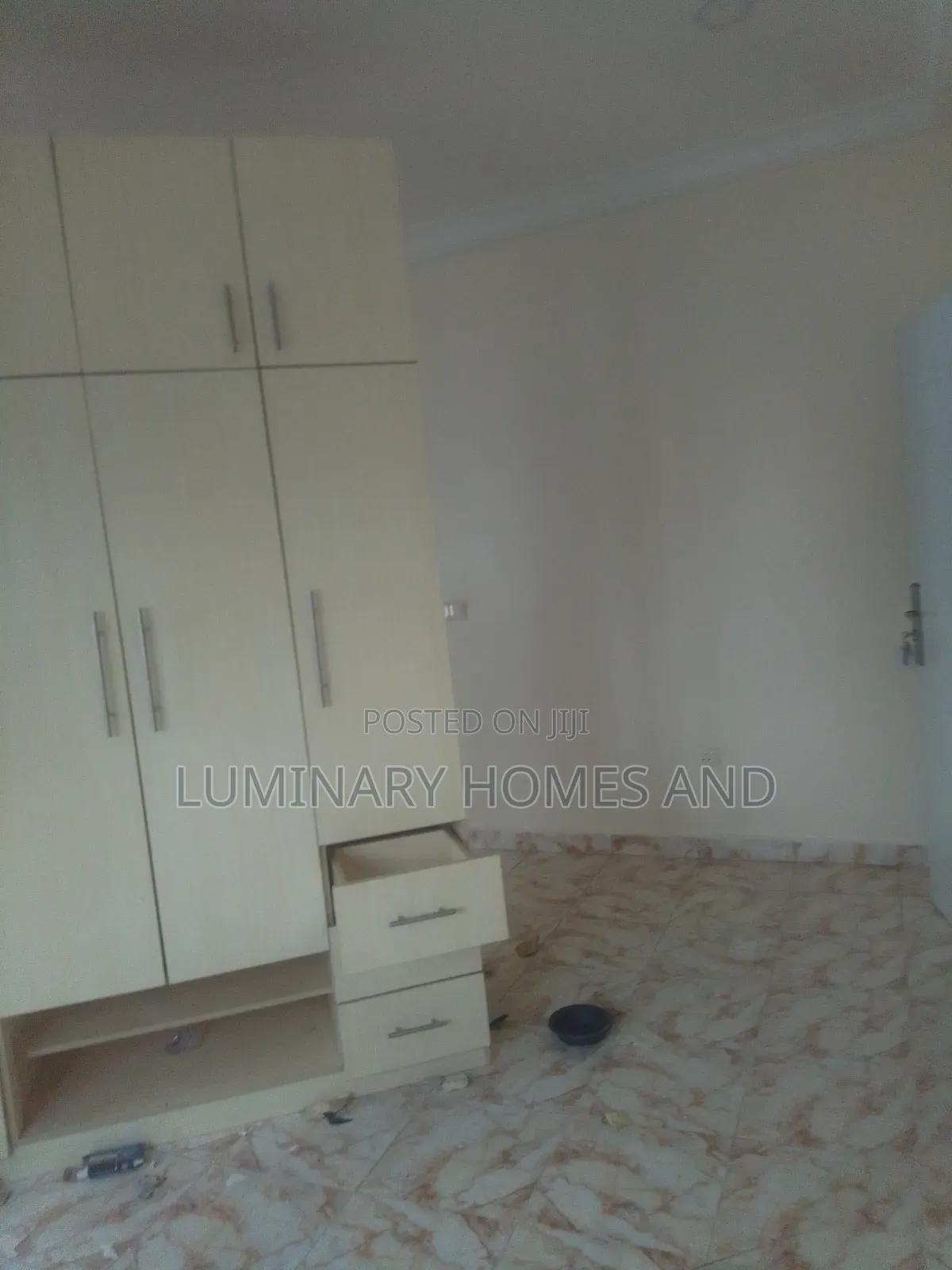 3bdrm Block of Flats in Jedo Road, Sabon Lugbe for rent in Sabon Lugbe