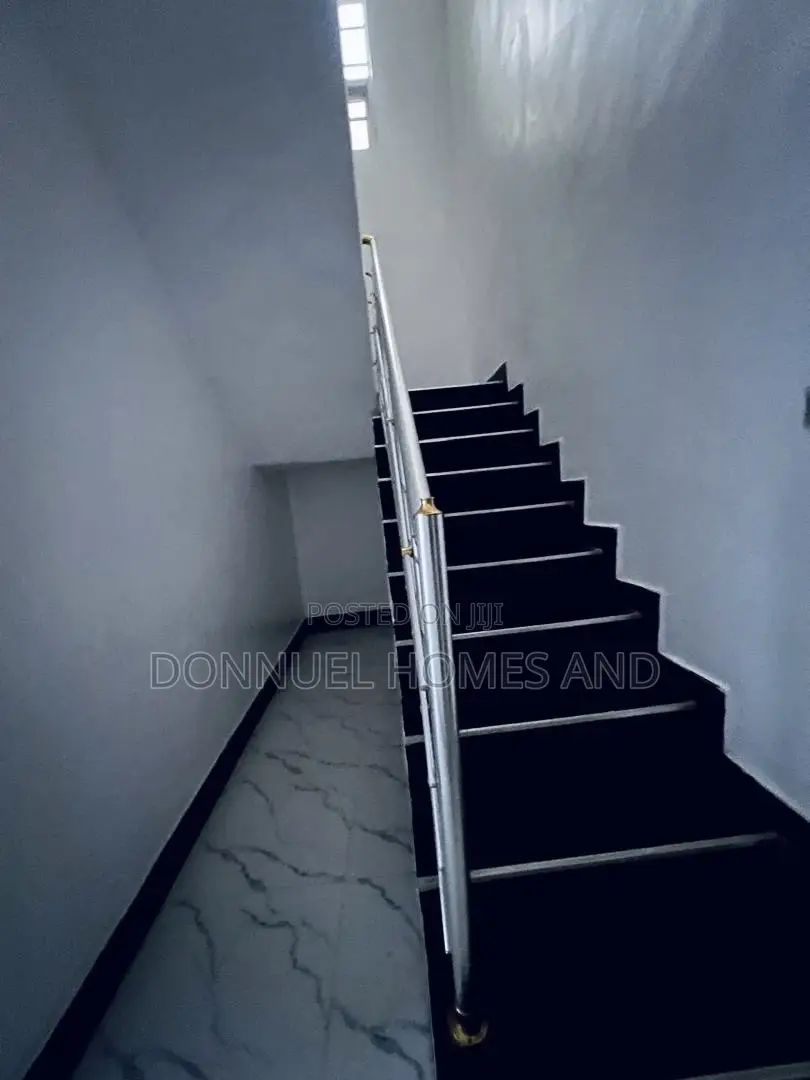 4bdrm Duplex in Ikota Estate for rent in Ikota