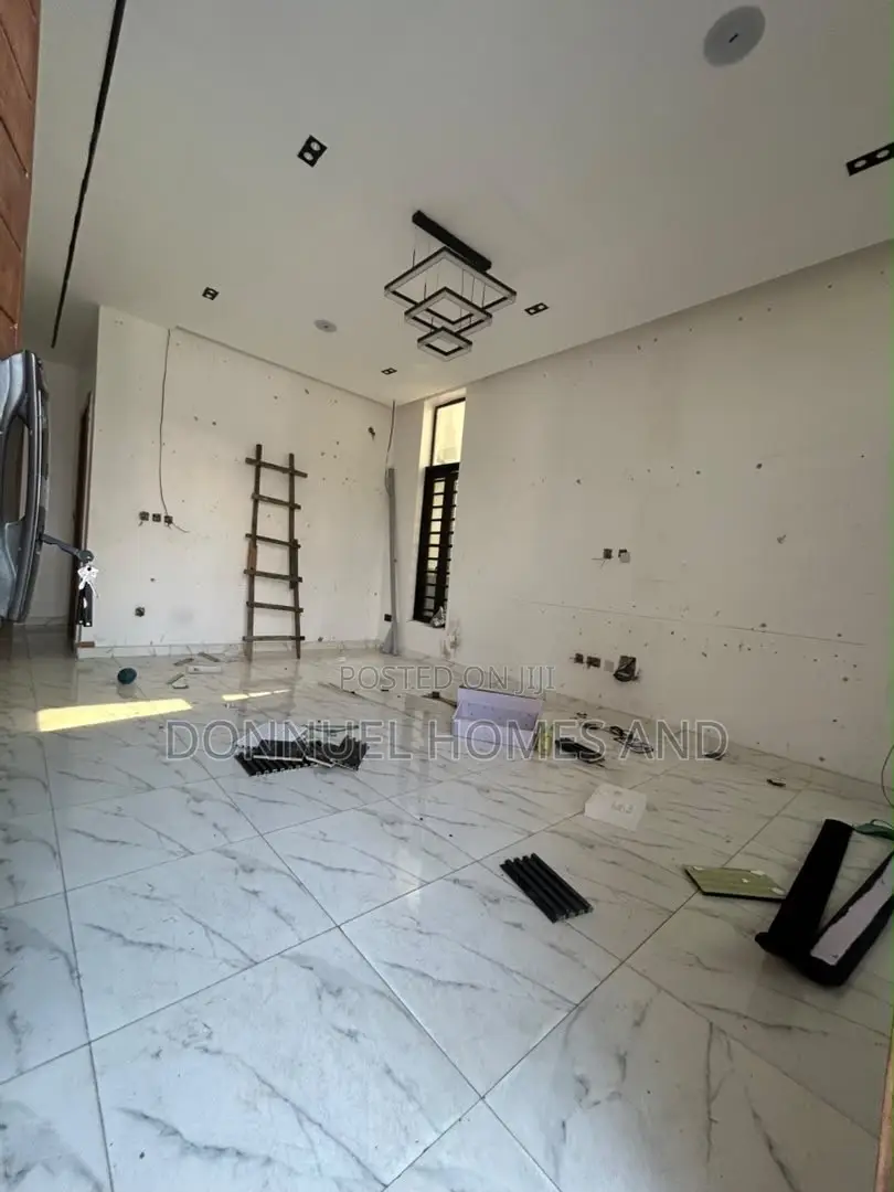 4bdrm Duplex in Ikota for rent in Ikota