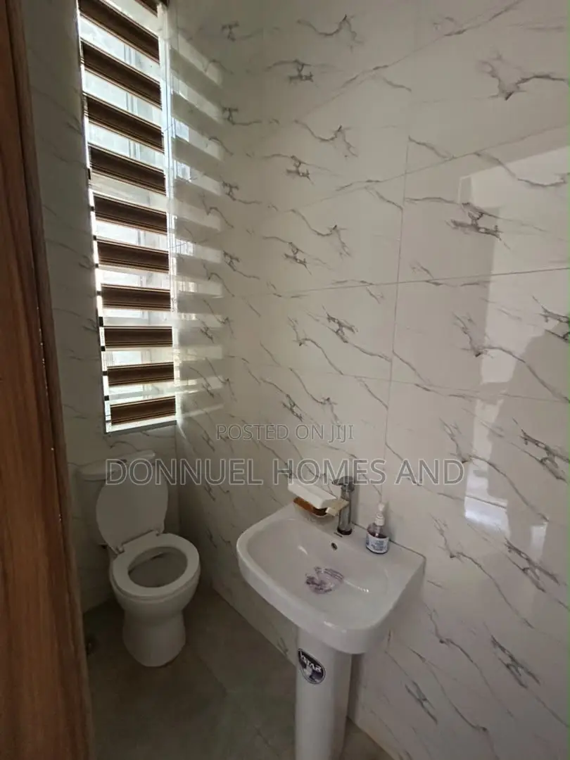 4bdrm Duplex in Ikota for rent in Ikota