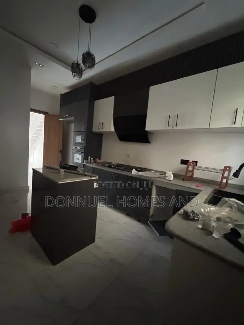 4bdrm Duplex in Ikota for rent in Ikota