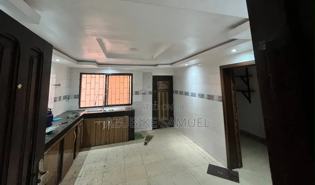 9bdrm Duplex in Magodo Estate 2, GRA Phase 2 Shangisha for rent in GRA Phase 2 Shangisha