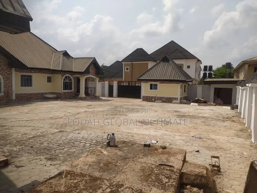 6bdrm Bungalow in Benin City for sale in Benin City