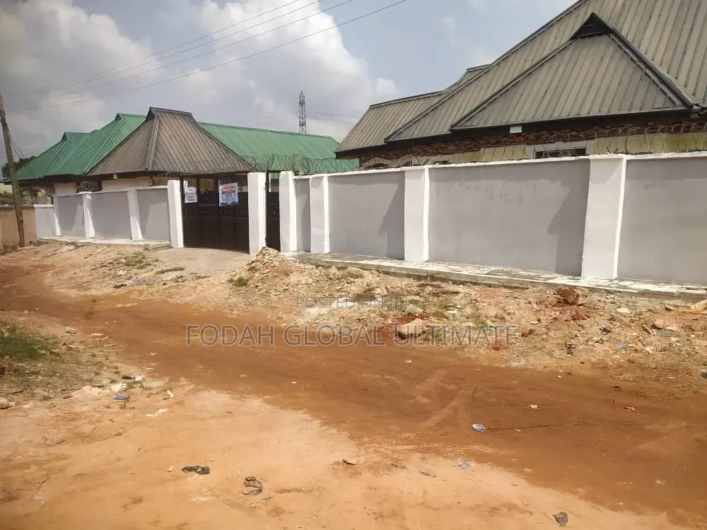 6bdrm Bungalow in Benin City for sale in Benin City