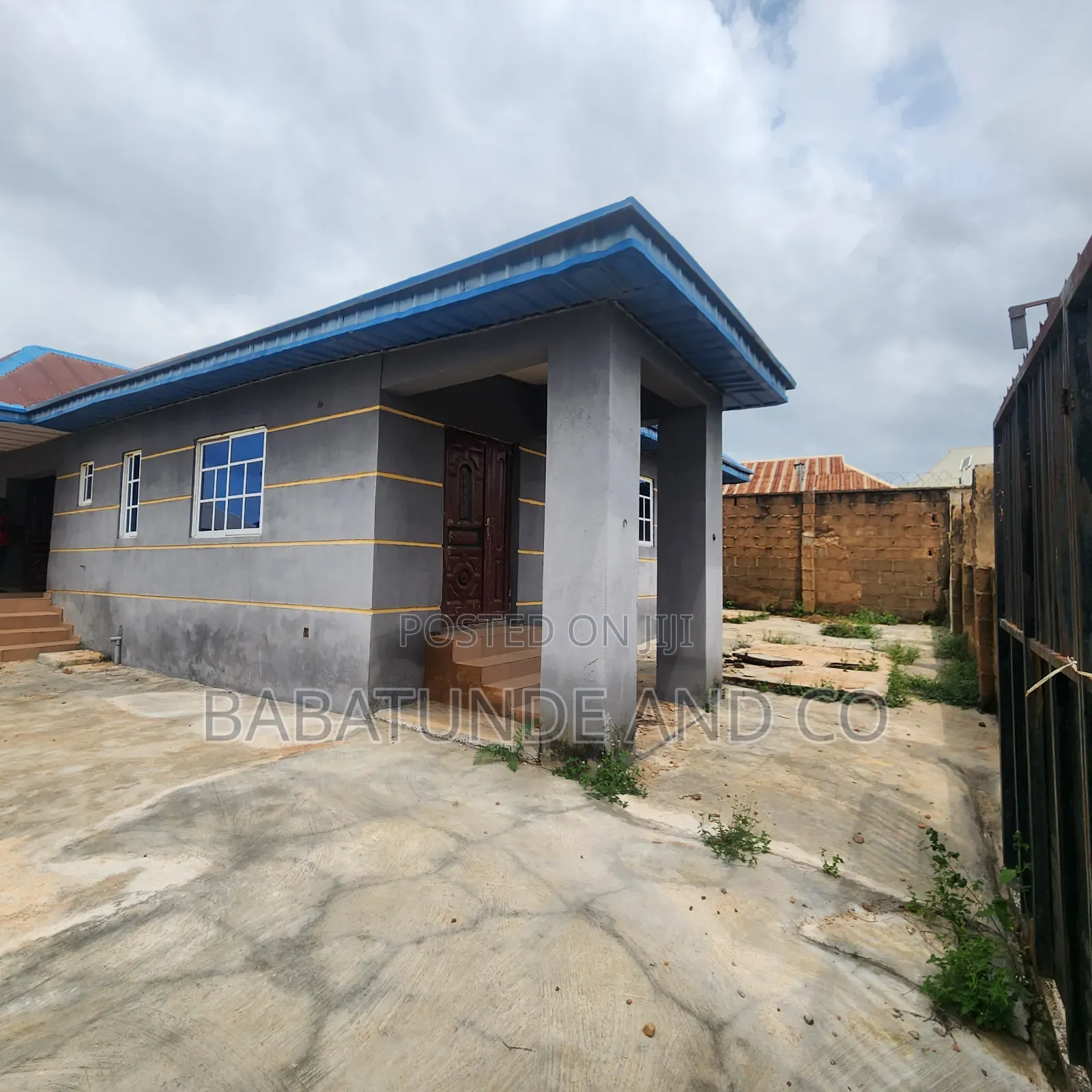 2bdrm Block of Flats in Ibadan Polytechnic/University for sale in Ibadan Polytechnic/University