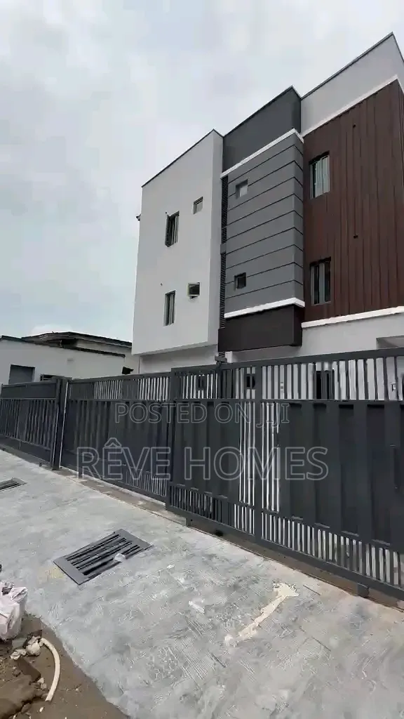 3bdrm Block of Flats in Ifako-Gbagada for sale in Ifako-Gbagada