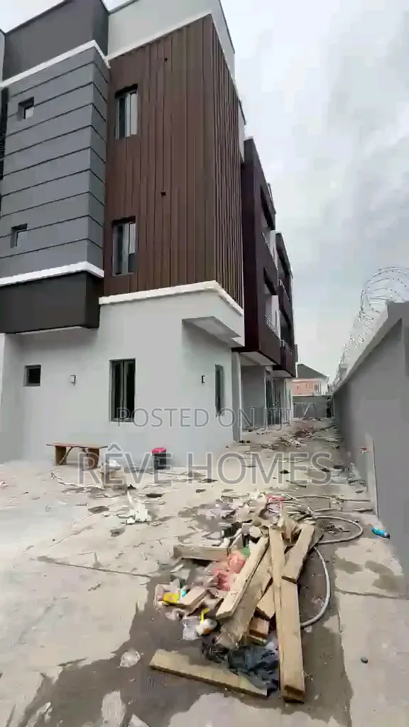 3bdrm Block of Flats in Ifako-Gbagada for sale in Ifako-Gbagada