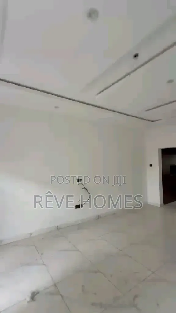 3bdrm Block of Flats in Ifako-Gbagada for sale in Ifako-Gbagada