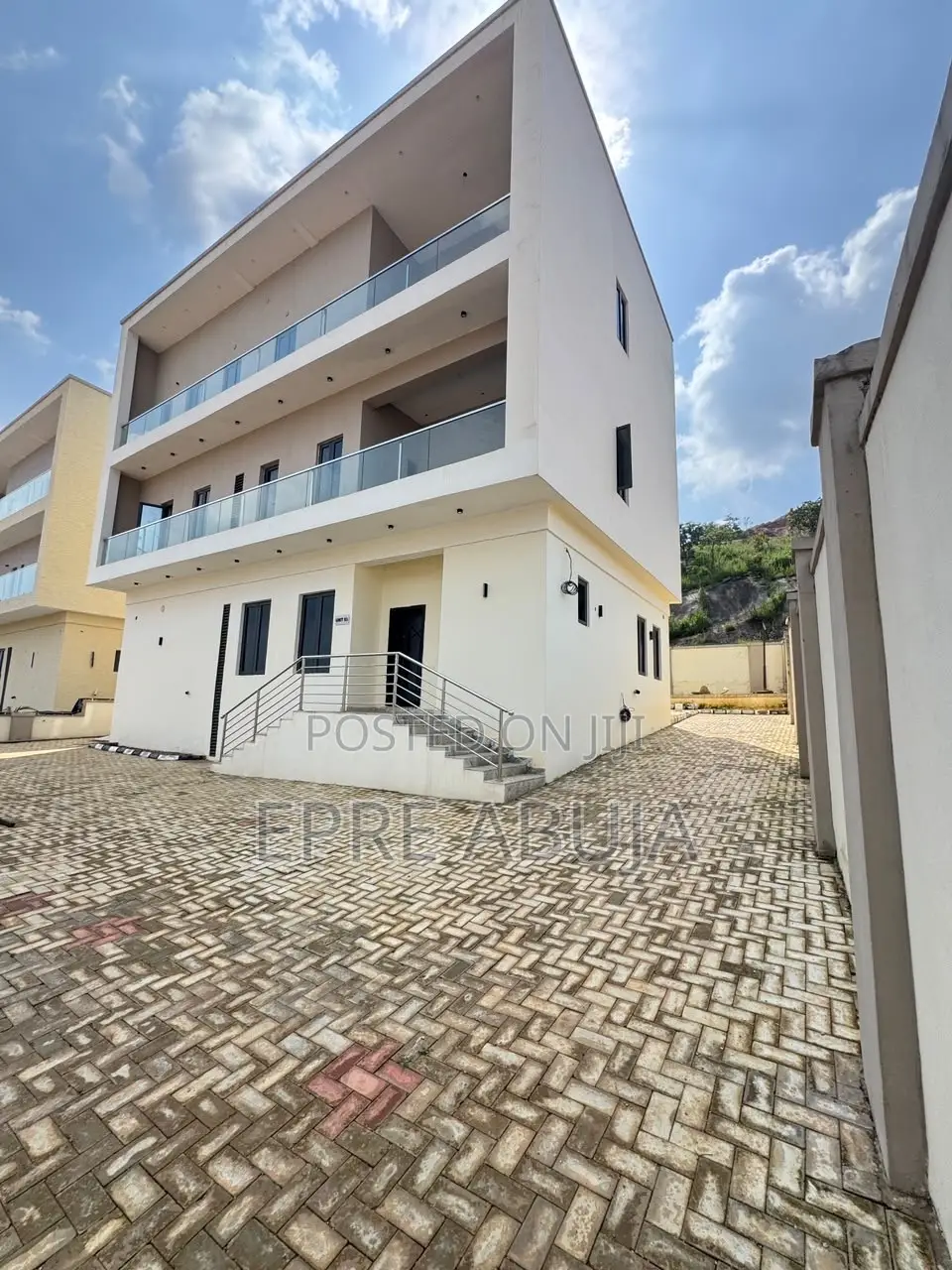 6bdrm Duplex in Katampe Extension for sale in Katampe Extension