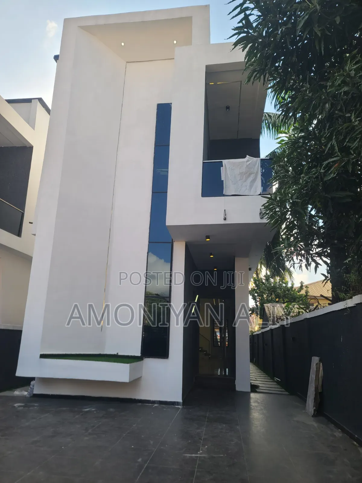 5bdrm Duplex in Thomas Estate Ajah for sale in Thomas Estate