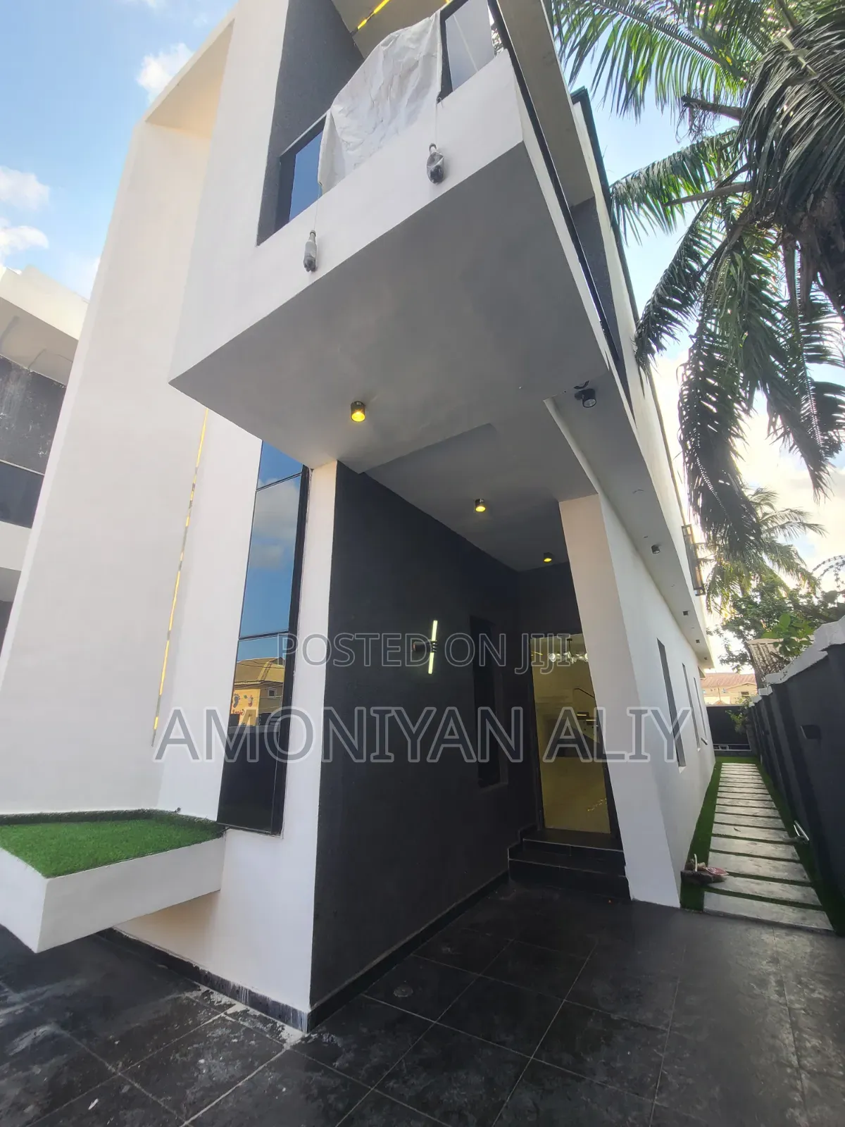 5bdrm Duplex in Thomas Estate Ajah for sale in Thomas Estate