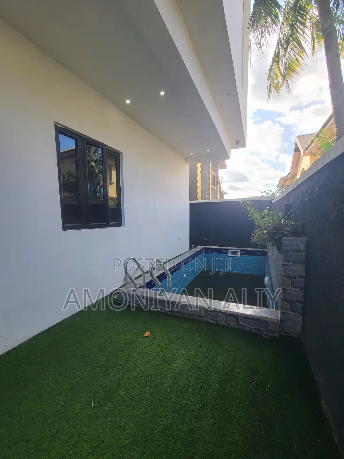 5bdrm Duplex in Thomas Estate Ajah for sale in Thomas Estate