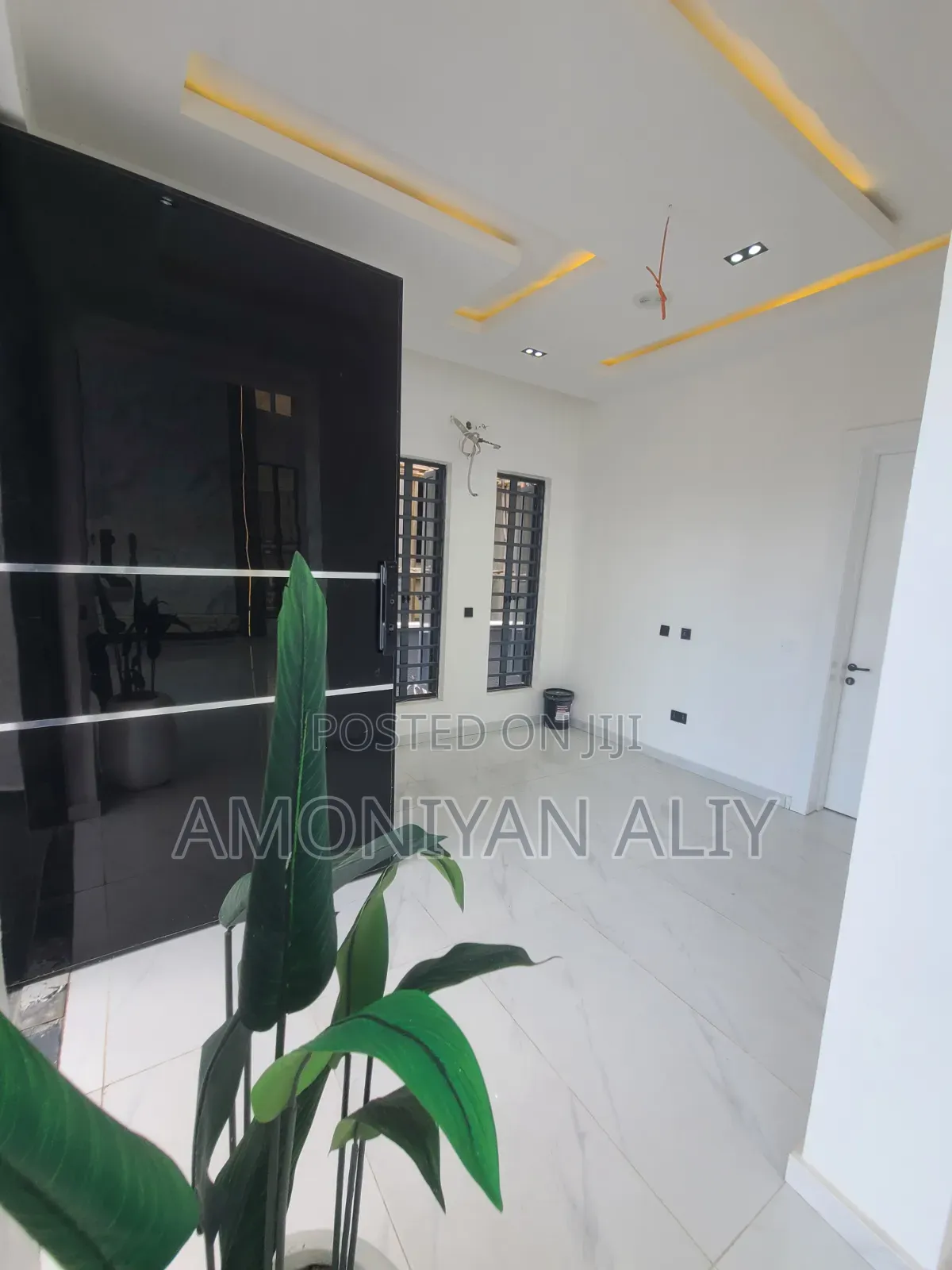 5bdrm Mansion in Megamond Estate, Ikota for sale in Ikota