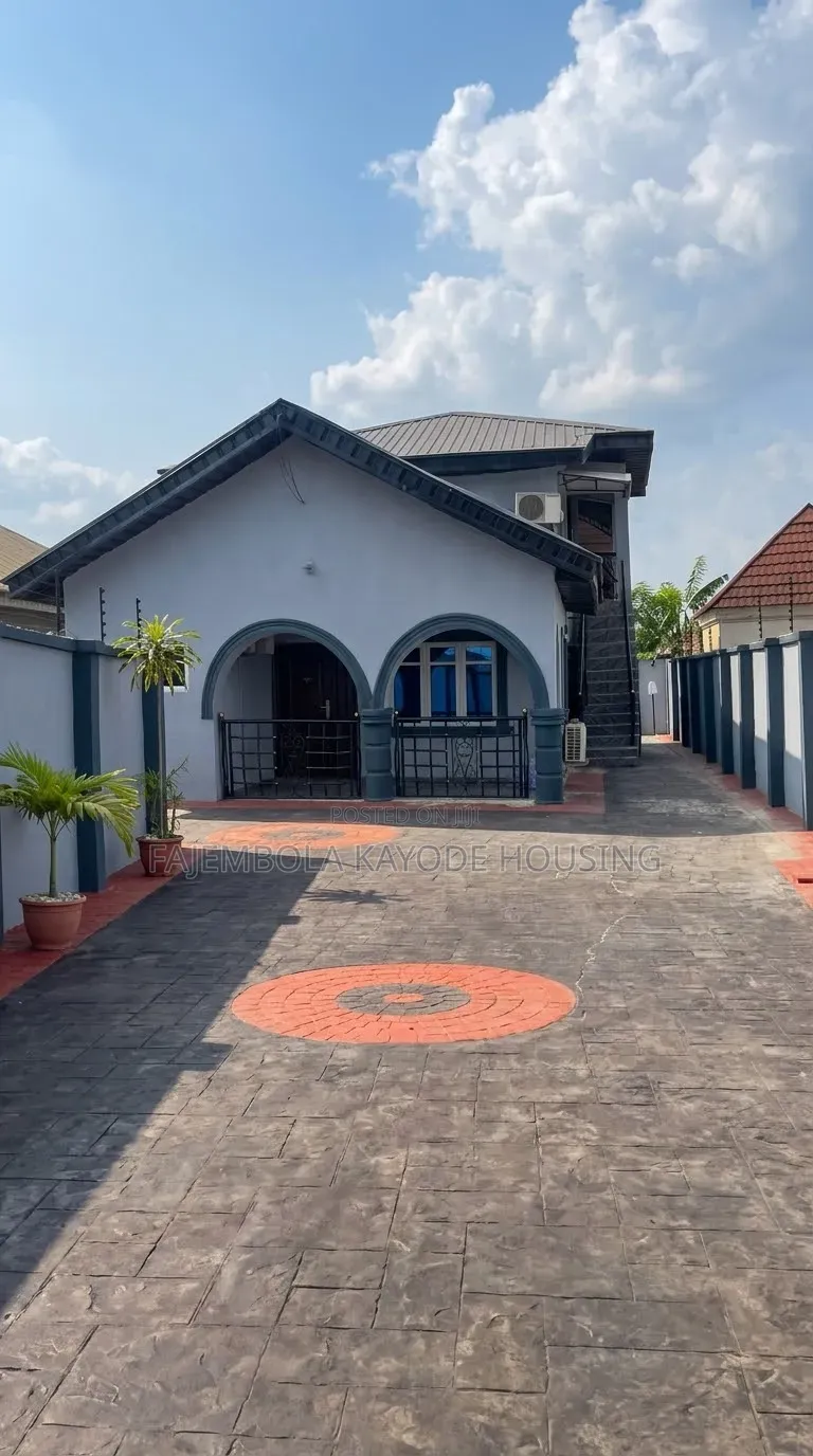 Furnished 4bdrm Bungalow in Irepodun Estate, Akobo for sale in Akobo