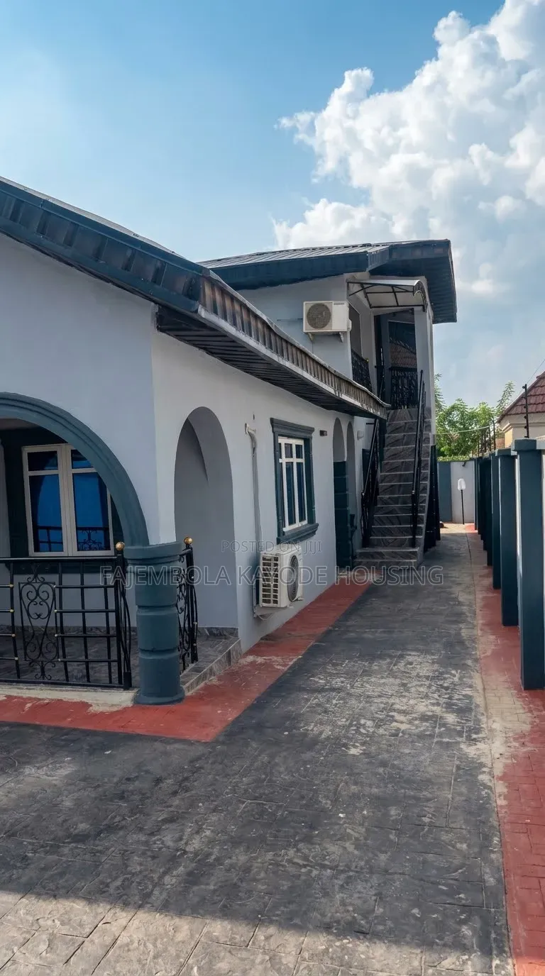 Furnished 4bdrm Bungalow in Irepodun Estate, Akobo for sale in Akobo