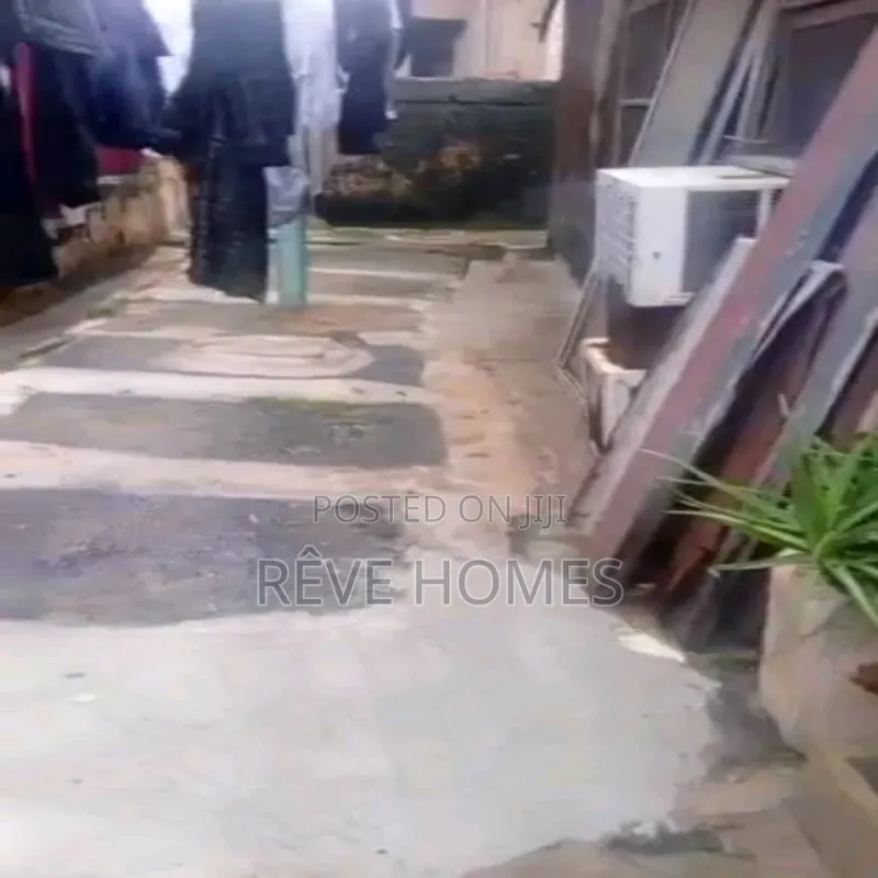 Land for Sale in Onipanu