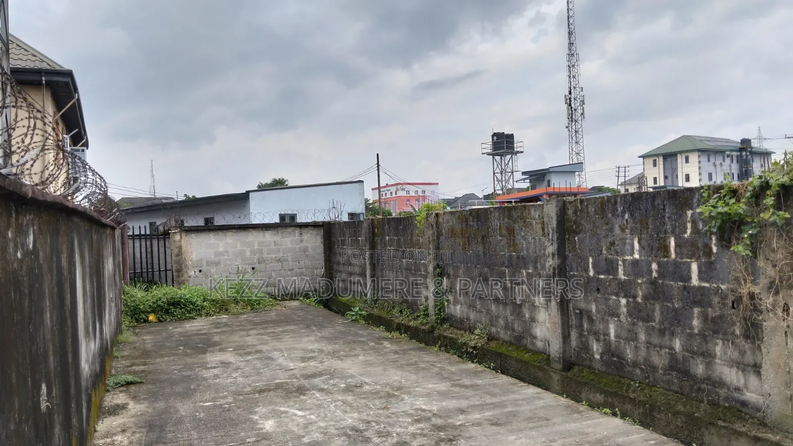 For Sale : 1005 Sqmtrs Opposite Ariaria Int'l Market, Aba , Abia State in Aba South