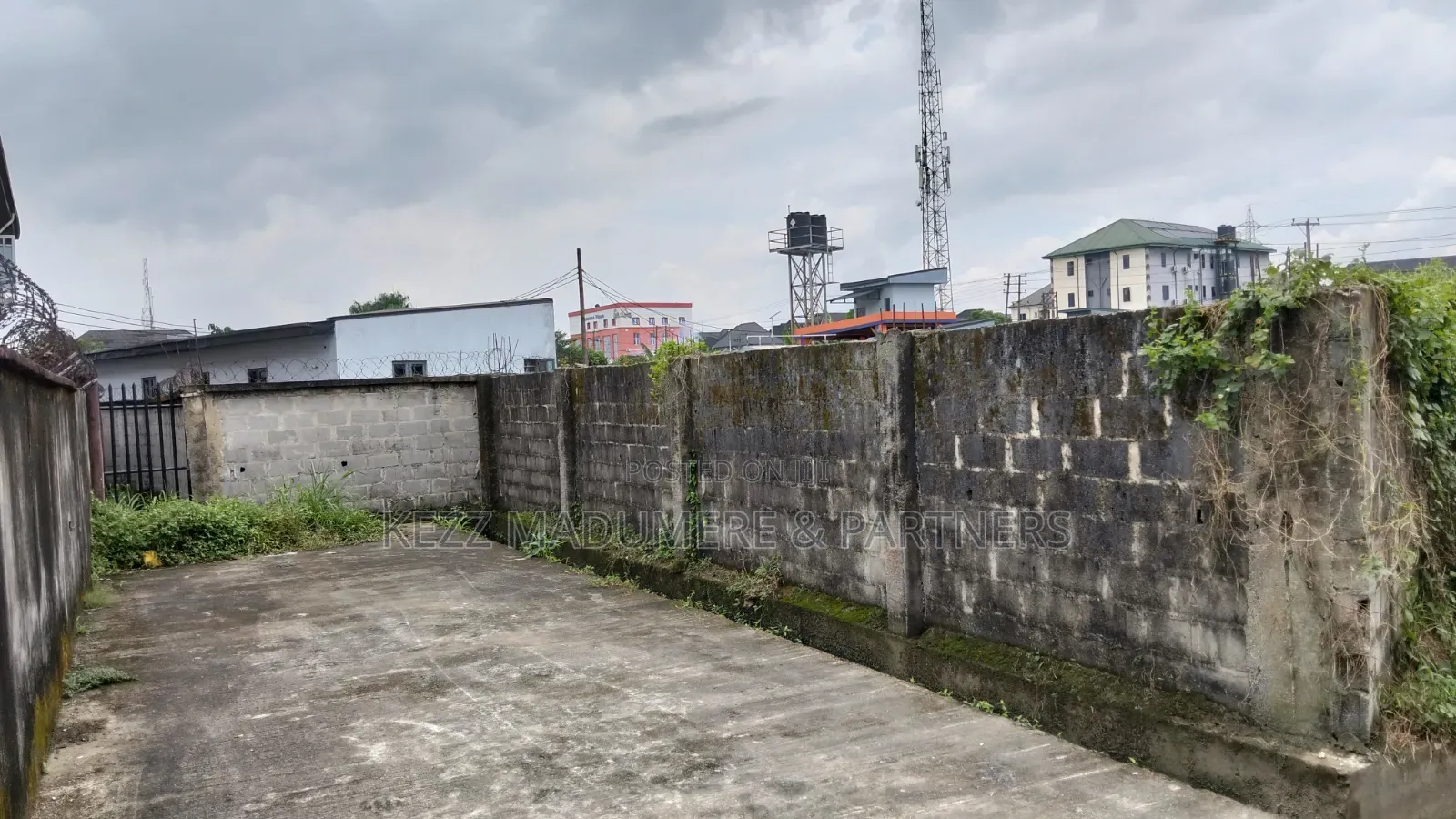 For Sale : 1005 Sqmtrs Opposite Ariaria Int'l Market, Aba , Abia State in Aba South