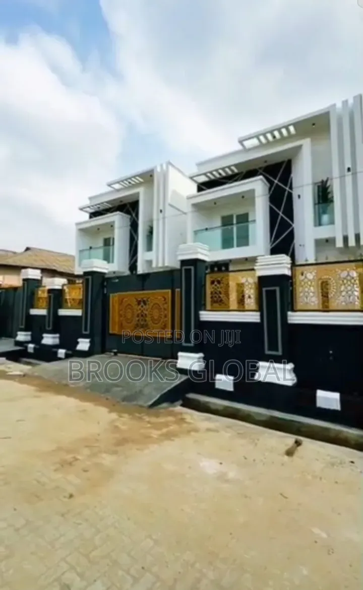 5bdrm Duplex in Abule Egba for sale in Abule Egba