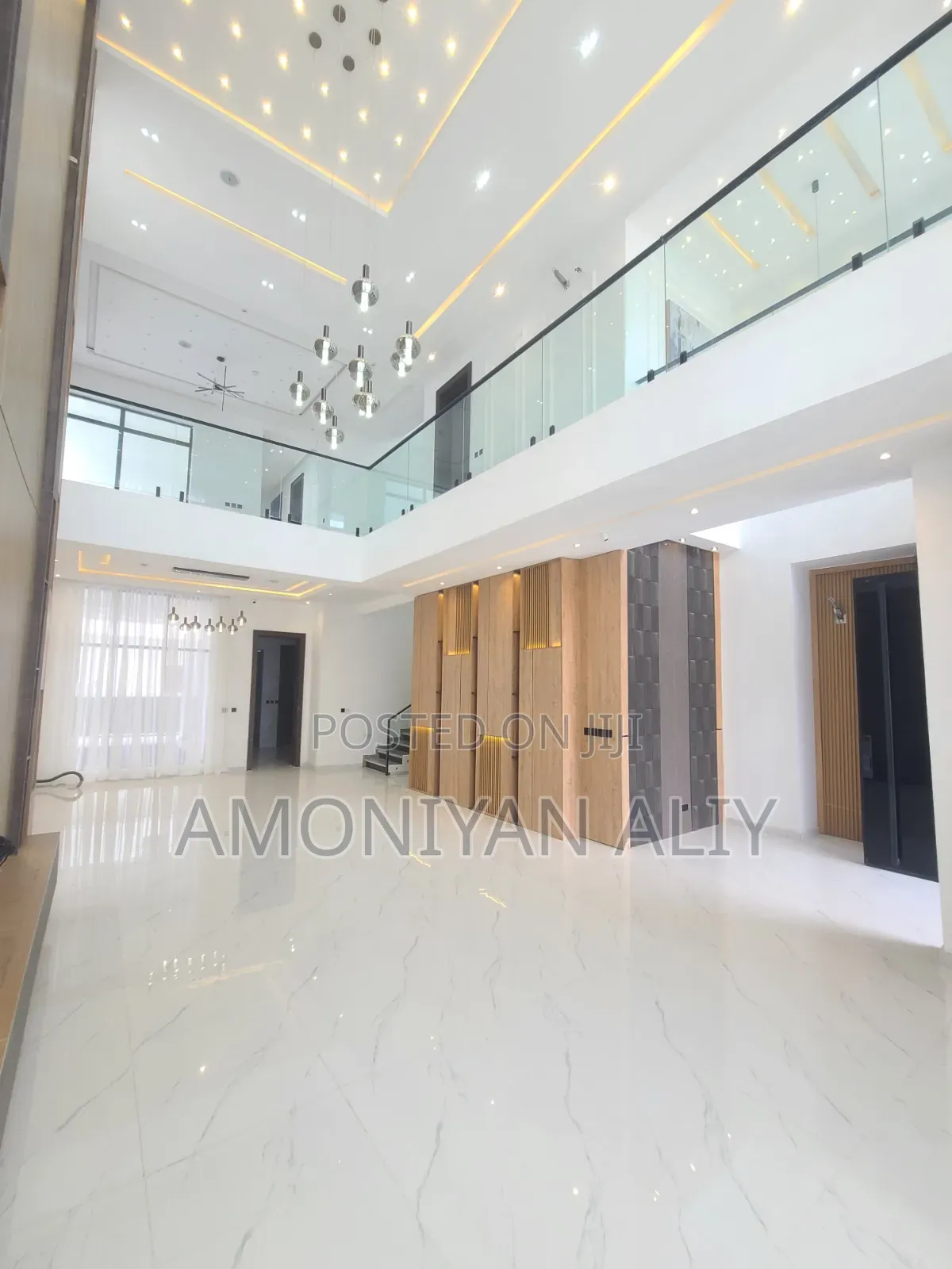 5bdrm Mansion in Megamond Estate, Ikota for sale in Ikota