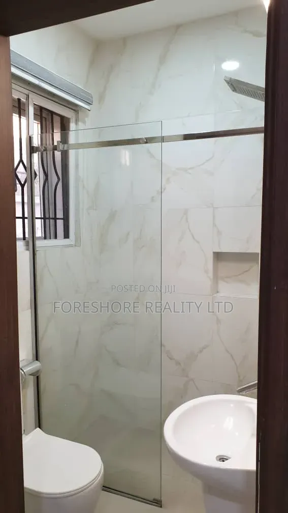 3bdrm Apartment in Off Admiralty, Lekki Phase 1 for rent in Lekki Phase 1