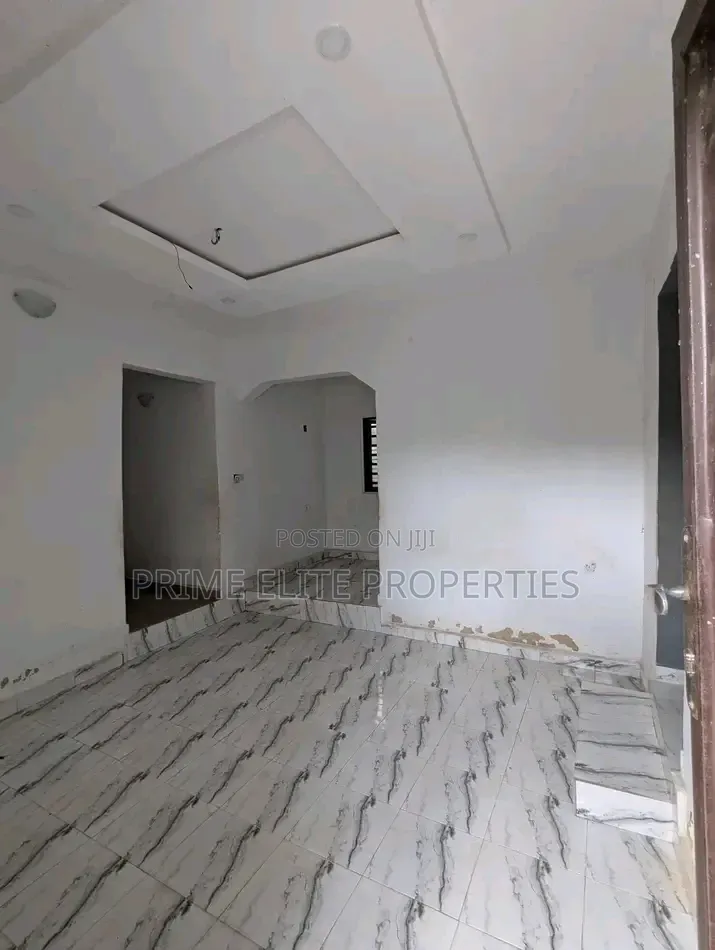 5bdrm Duplex in Udoudoma, Uyo, Akwa for rent in Uyo