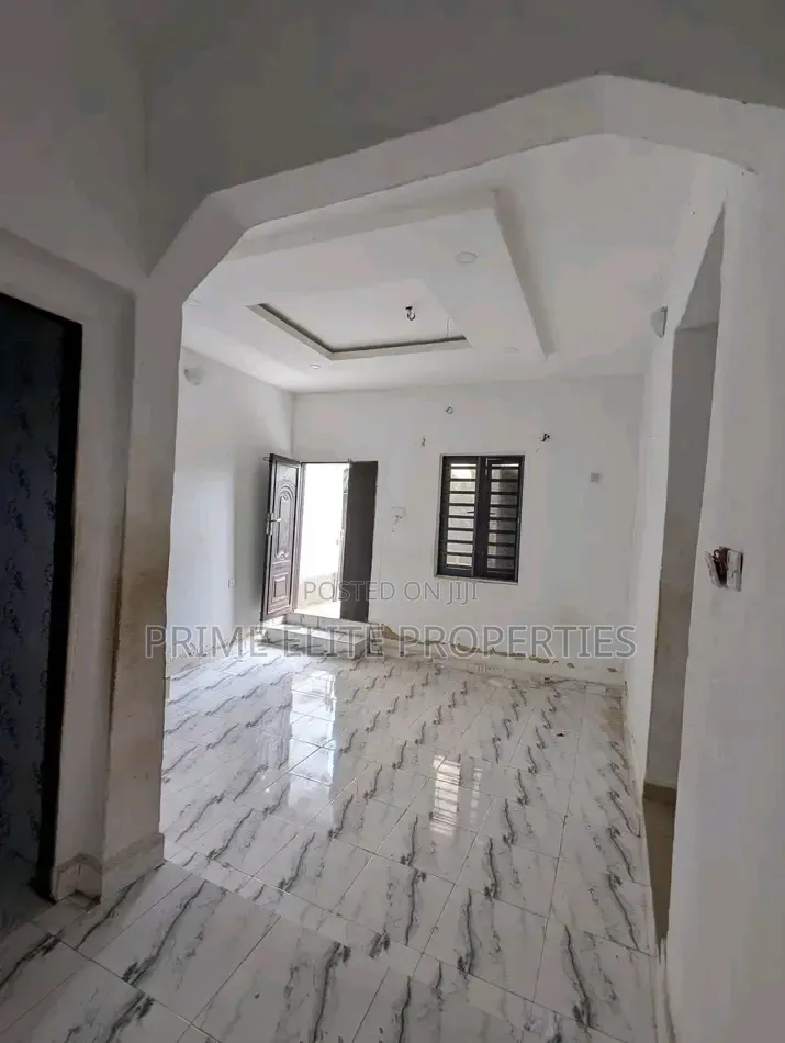 5bdrm Duplex in Udoudoma, Uyo, Akwa for rent in Uyo