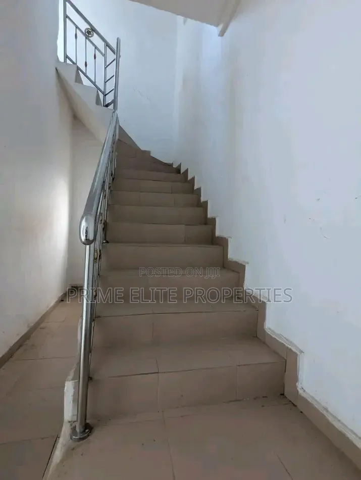 5bdrm Duplex in Udoudoma, Uyo, Akwa for rent in Uyo