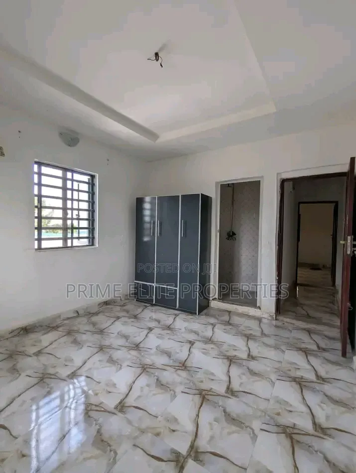 5bdrm Duplex in Udoudoma, Uyo, Akwa for rent in Uyo