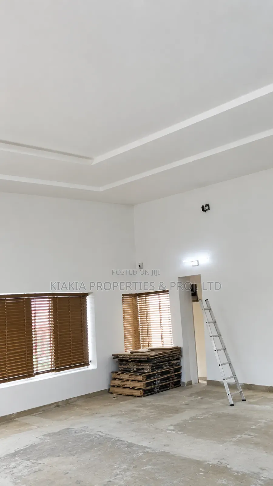 Big Office Outlets Facing Main Road, Ojoo in Ojoo