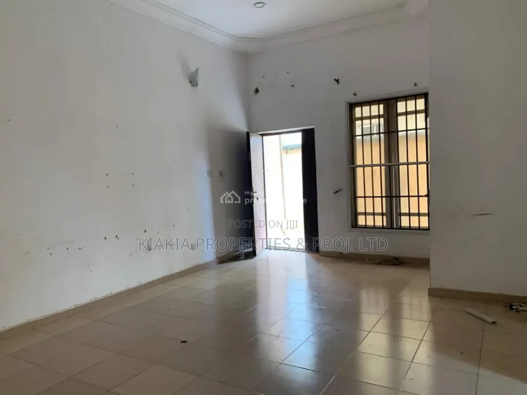 Big Office Outlets Facing Main Road, Ojoo in Ojoo