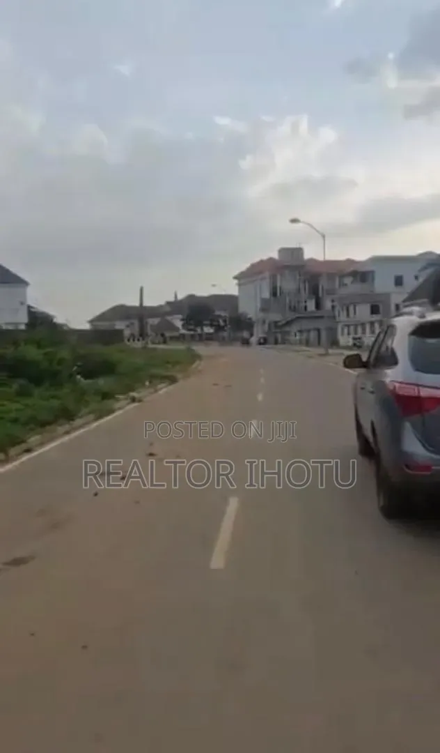 New in the MKT 8000sqm Land for Sale at Wuye Main, Abuja Tarred Road in Wuye