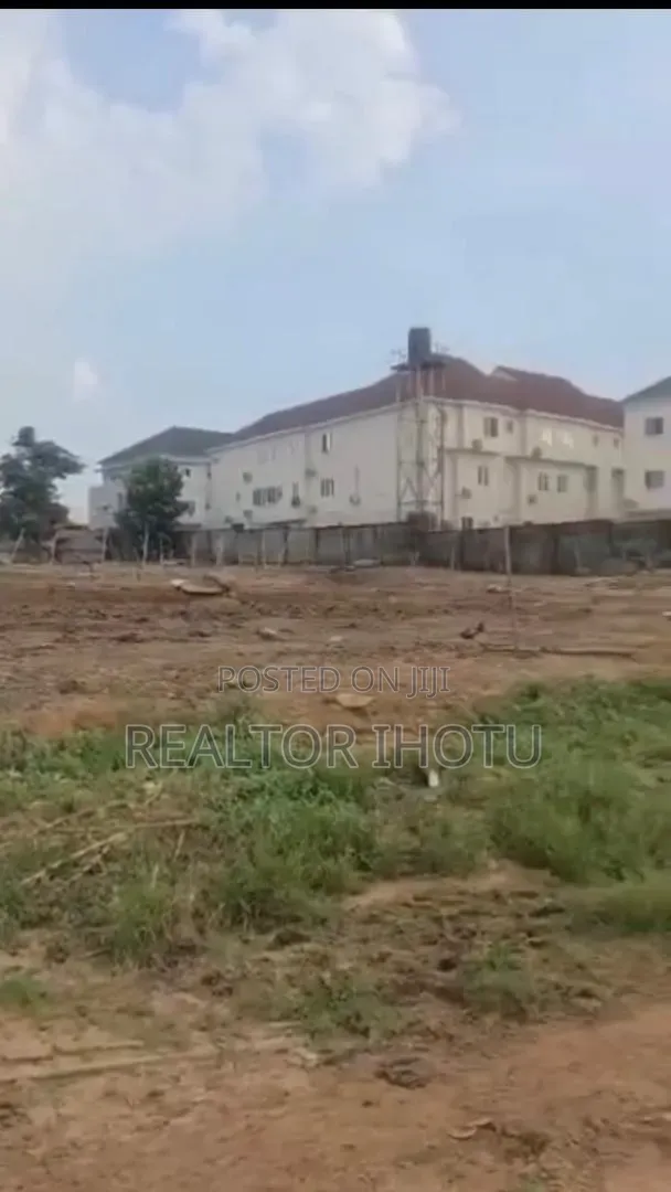 New in the MKT 8000sqm Land for Sale at Wuye Main, Abuja Tarred Road in Wuye
