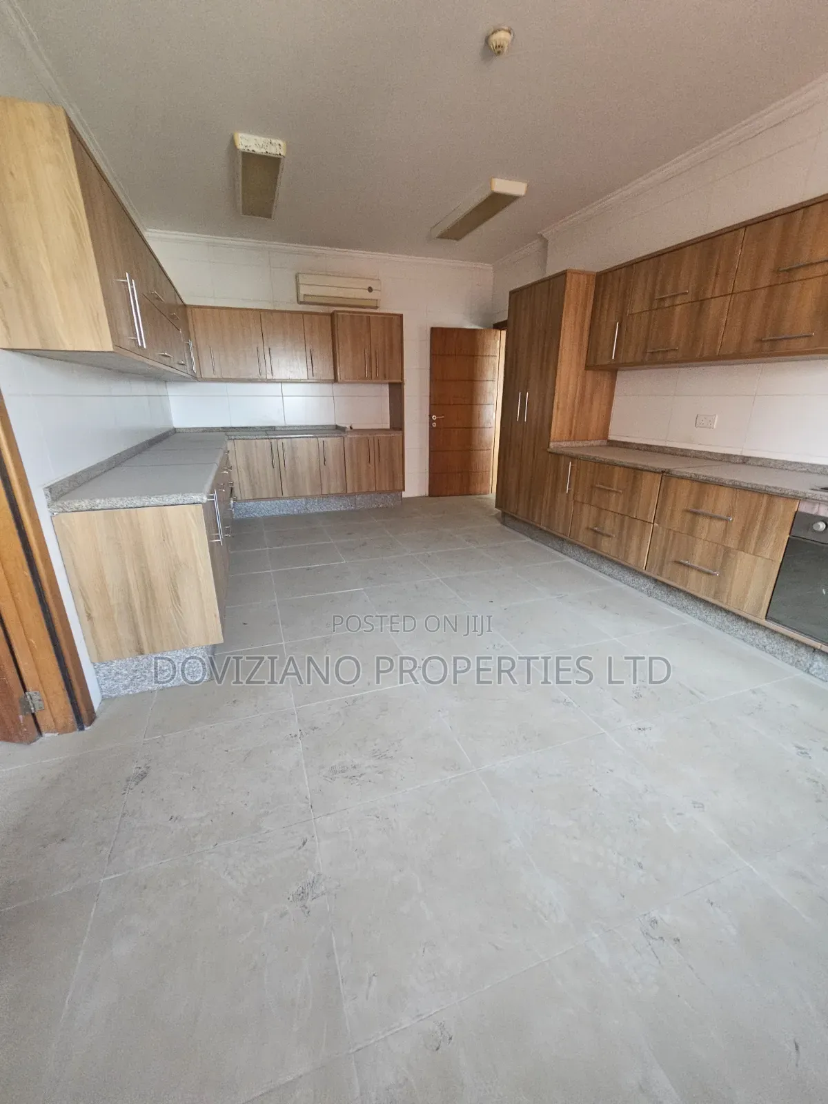 4bdrm Apartment in Banana Island for sale in Banana Island
