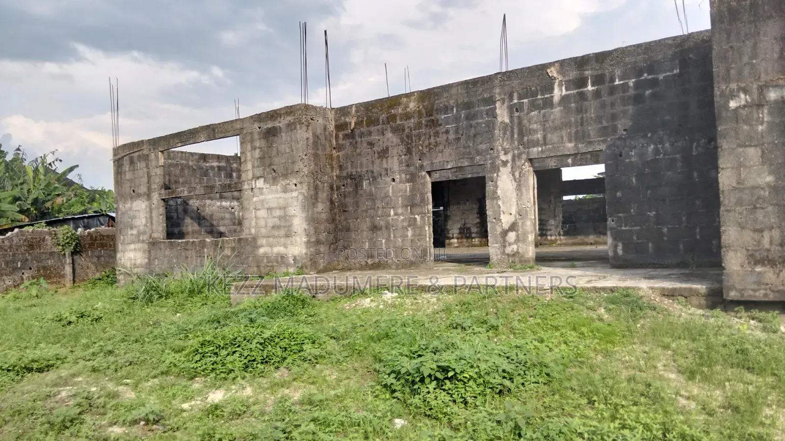 6bdrm Duplex in Sars Road Port, New Layout for sale in New Layout