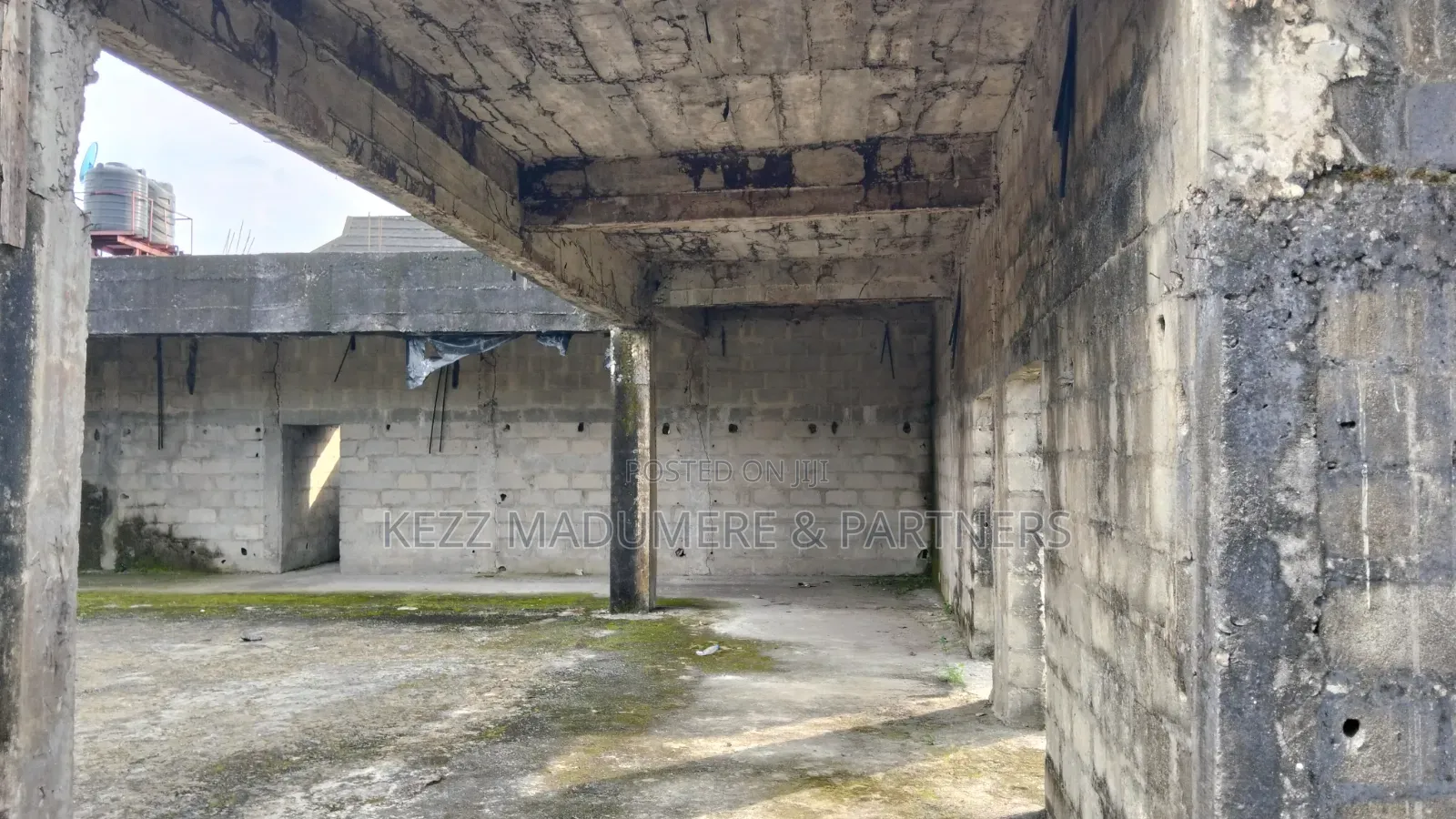 6bdrm Duplex in Sars Road Port, New Layout for sale in New Layout