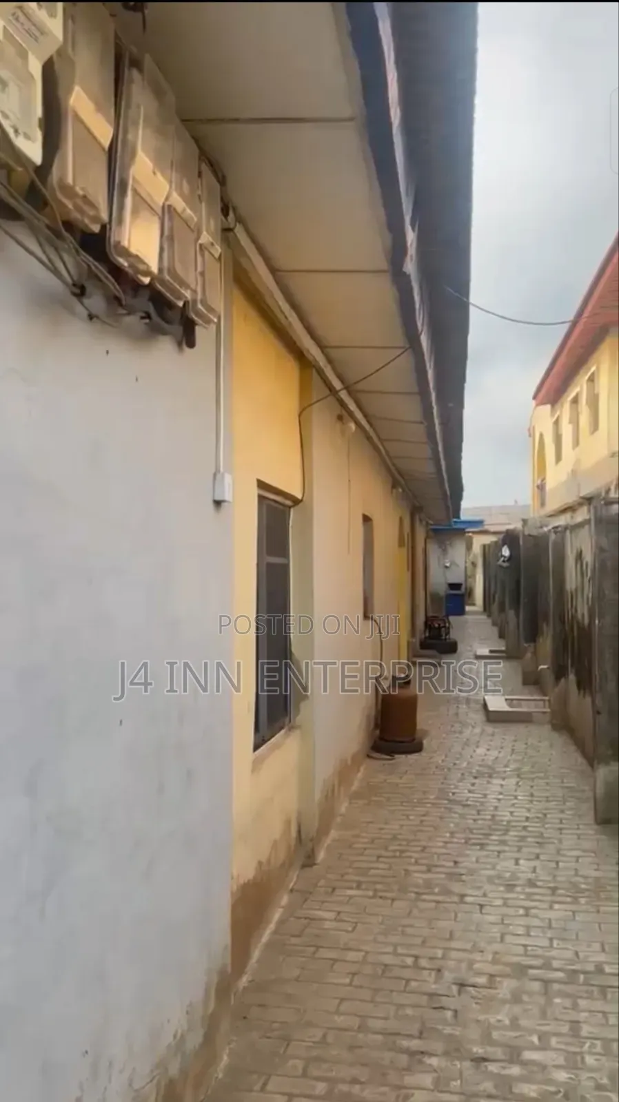 5bdrm Bungalow in Oko-Oba for sale in Oko-Oba