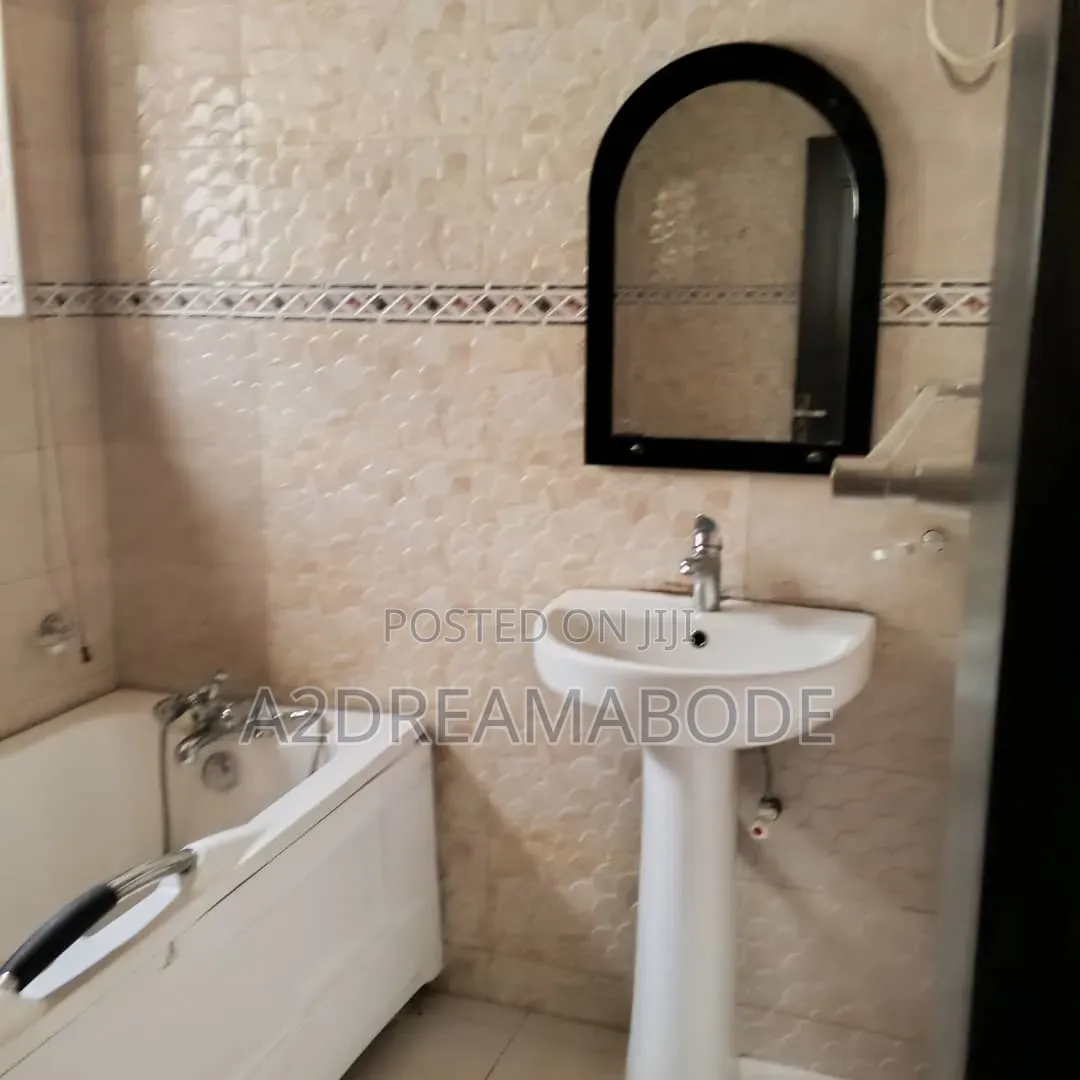 5bdrm Duplex in Ikeja, Adeniyi Jones for rent in Adeniyi Jones