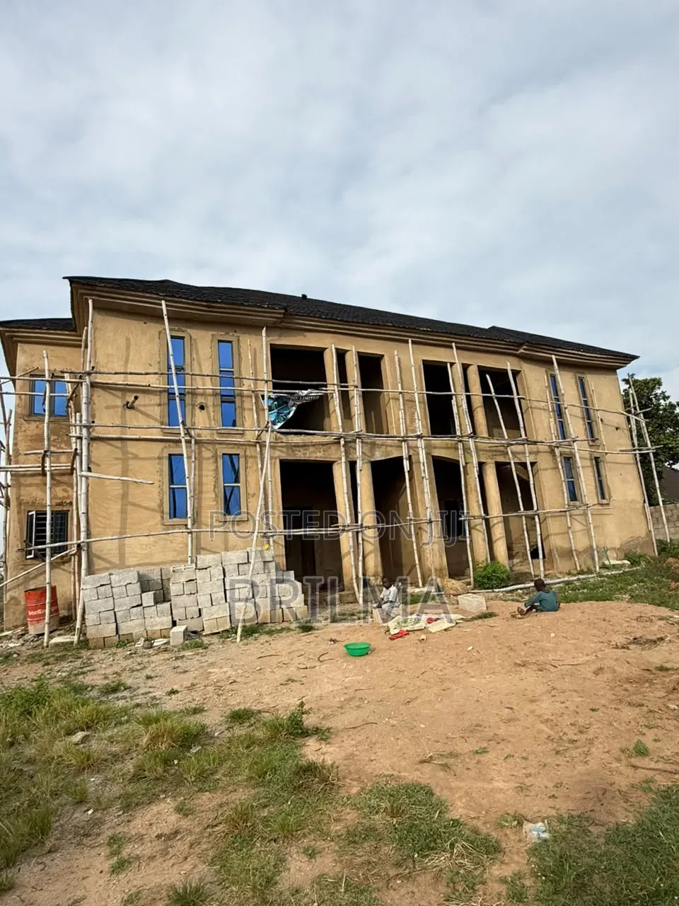 8bdrm Apartment in Kuje for sale in Kuje