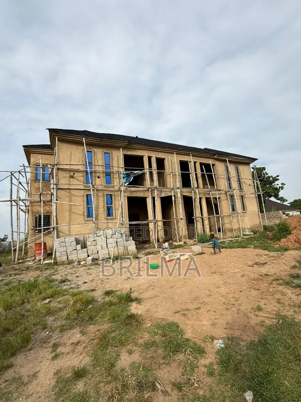 8bdrm Apartment in Kuje for sale in Kuje