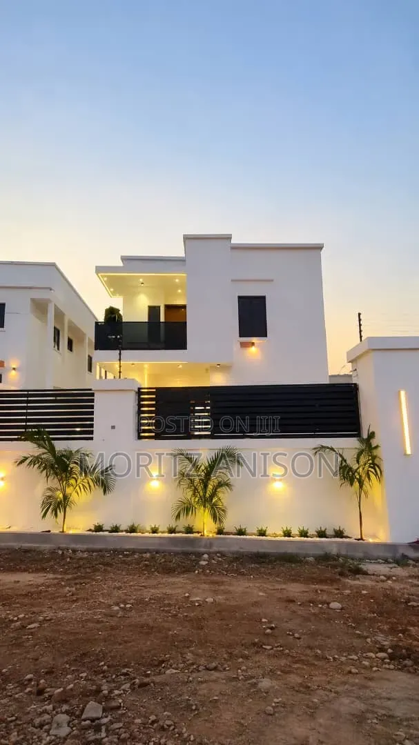 4bdrm Duplex in Helium Cuta, Enugu for sale in Enugu