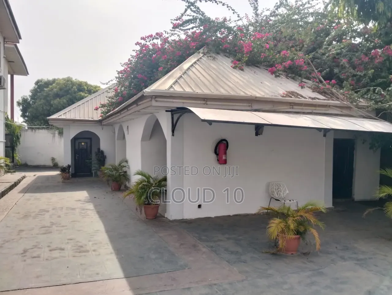 Furnished 17bdrm Maisonette in Utako for sale in Utako