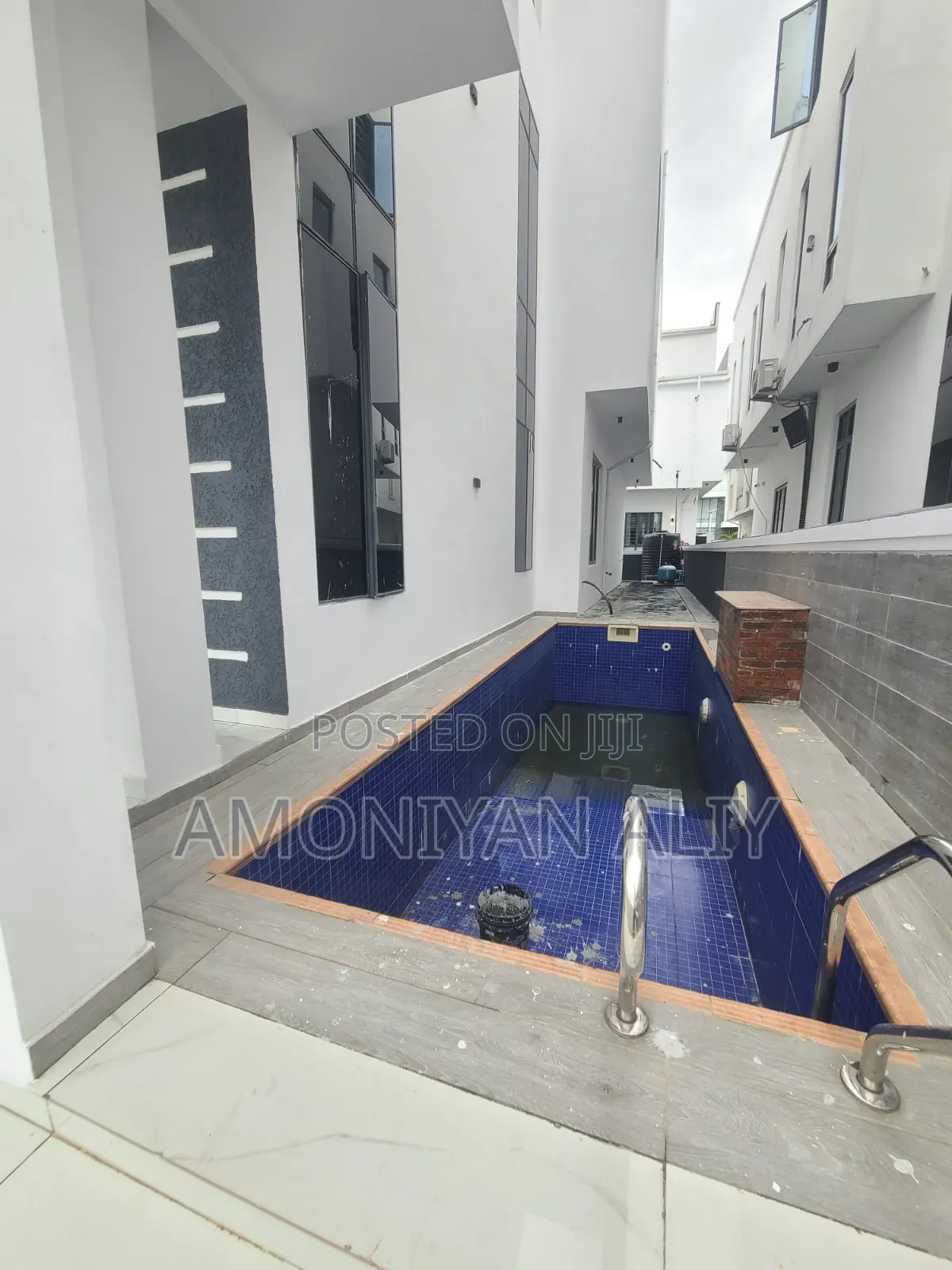 5bdrm Mansion in Megamond Estate, Ikota for sale in Ikota