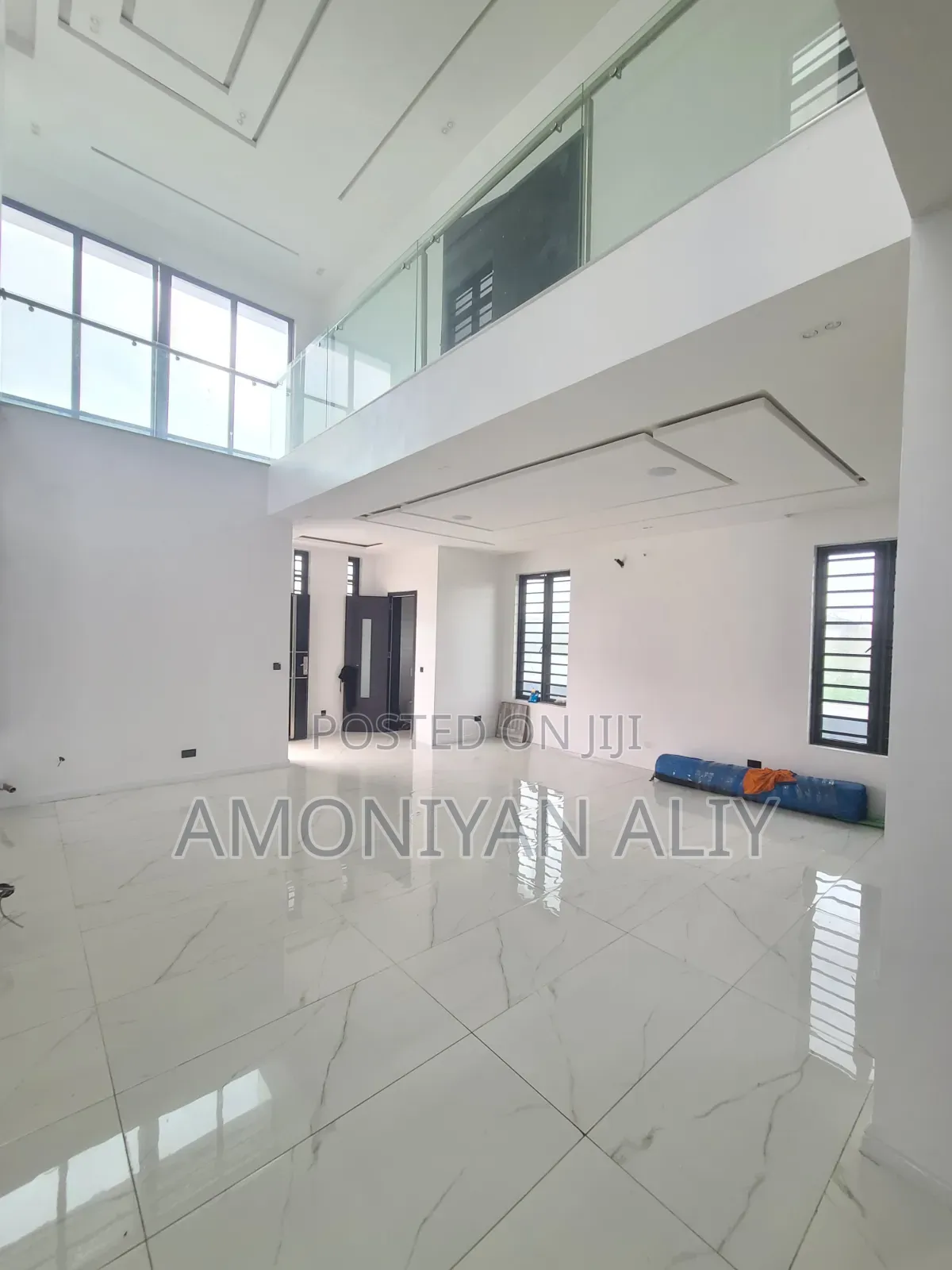 5bdrm Mansion in Megamond Estate, Ikota for sale in Ikota