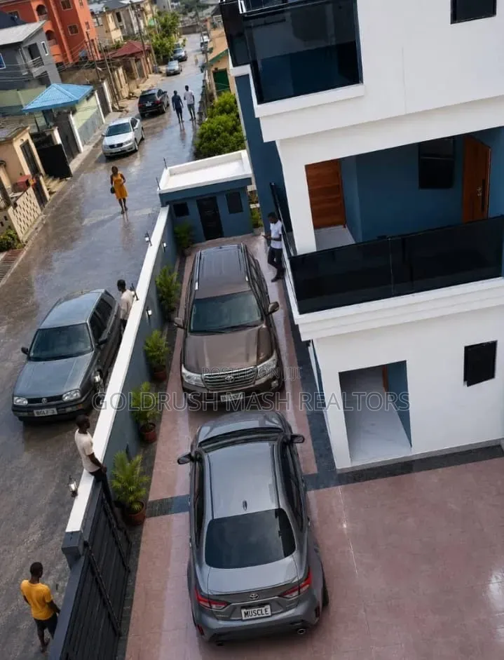 5bdrm Duplex in Adeoni Estate, for sale in Berger